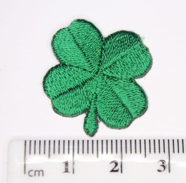 Small 4 leaf clover