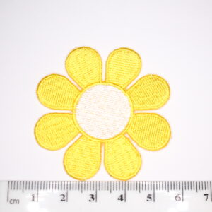 Yellow and white daisy iron on patch