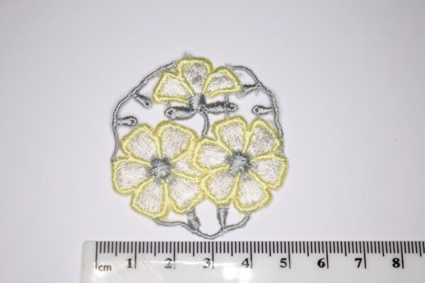 White and yellow Flowers Embroidered Sew-On Patch Vintage Appliqué