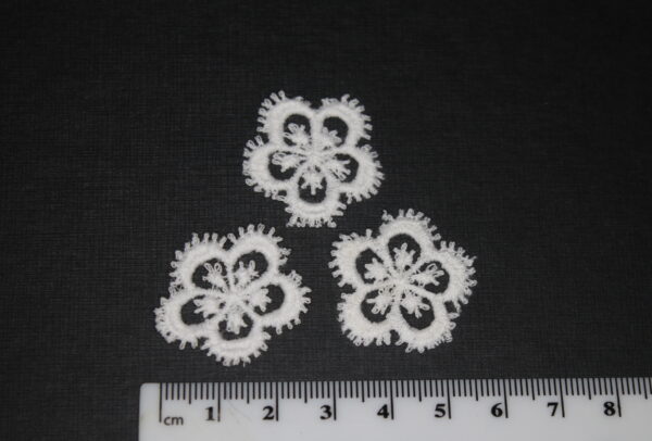 Set Of 3 Small White Lace Flower Sew On Patch Appliqué 30mm x 30mm