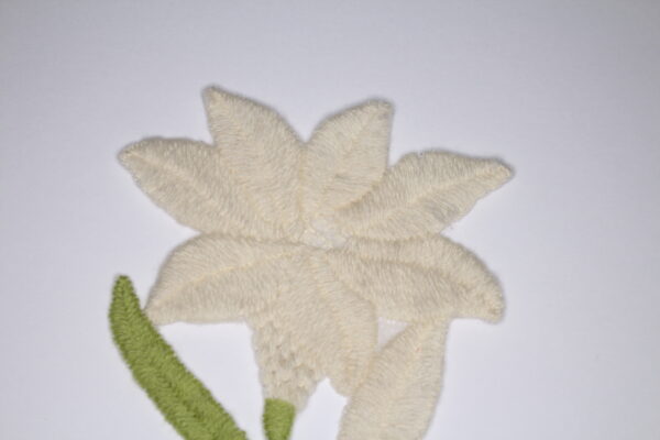 Large Embroidered White Flower Sew On Patch Appliqué 110mm x 80mm