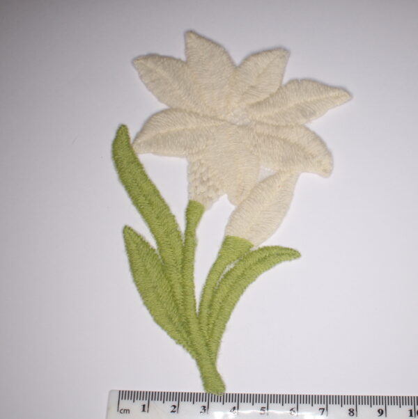Large Embroidered White Flower Sew On Patch Appliqué 130mm x 85mm
